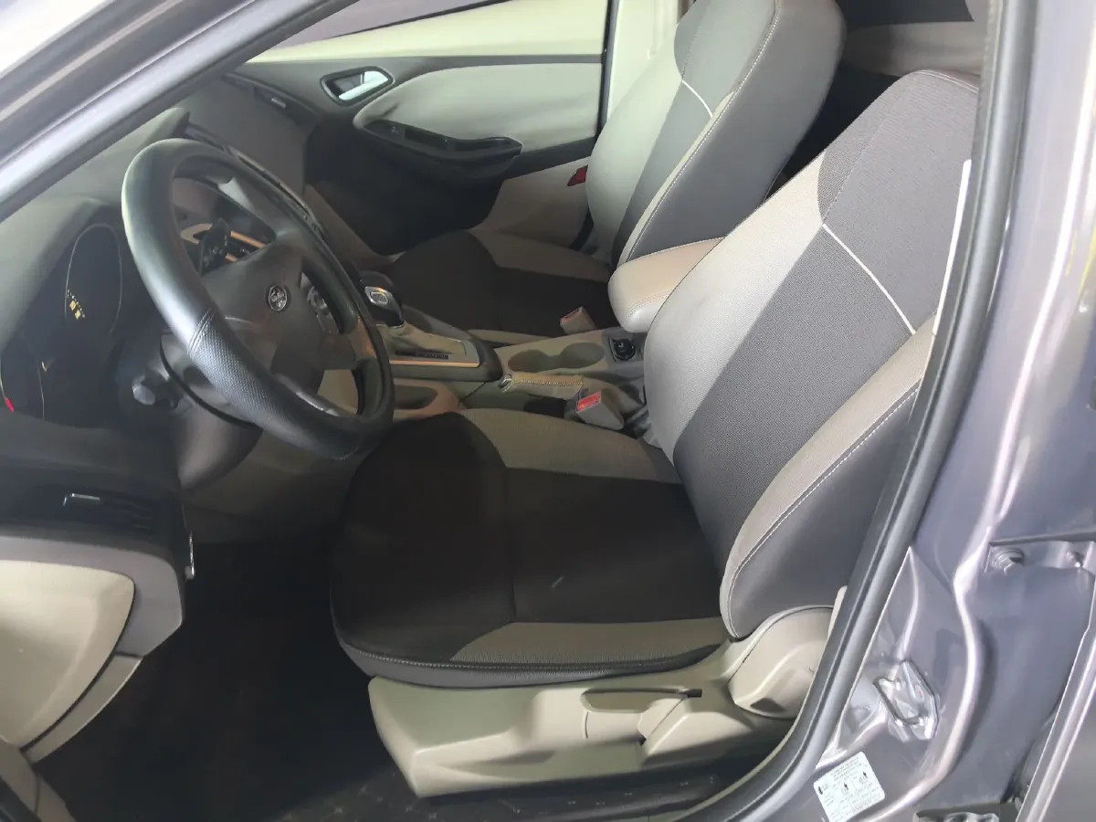 2012 Ford Focus 1.6L 125HP L4 6DCT,autocango,china used car exporter,china ev exporter,chinese used car exporter,chinese used ev exporter