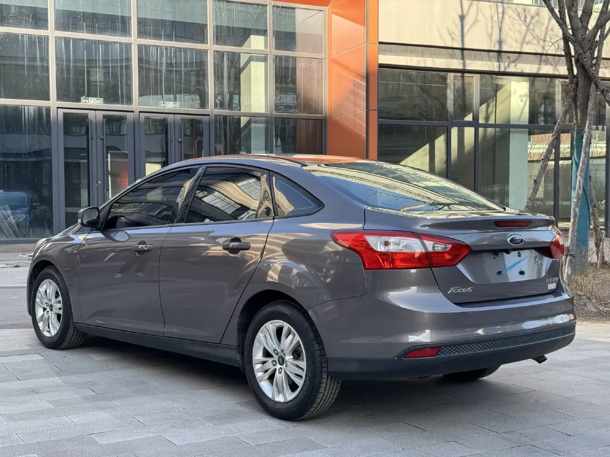 2012 Ford Focus 1.6L 125HP L4 6DCT,autocango,china used car exporter,china ev exporter,chinese used car exporter,chinese used ev exporter