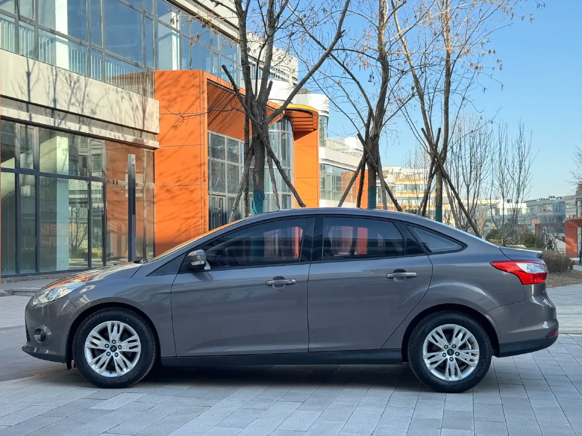 2012 Ford Focus 1.6L 125HP L4 6DCT,autocango,china used car exporter,china ev exporter,chinese used car exporter,chinese used ev exporter