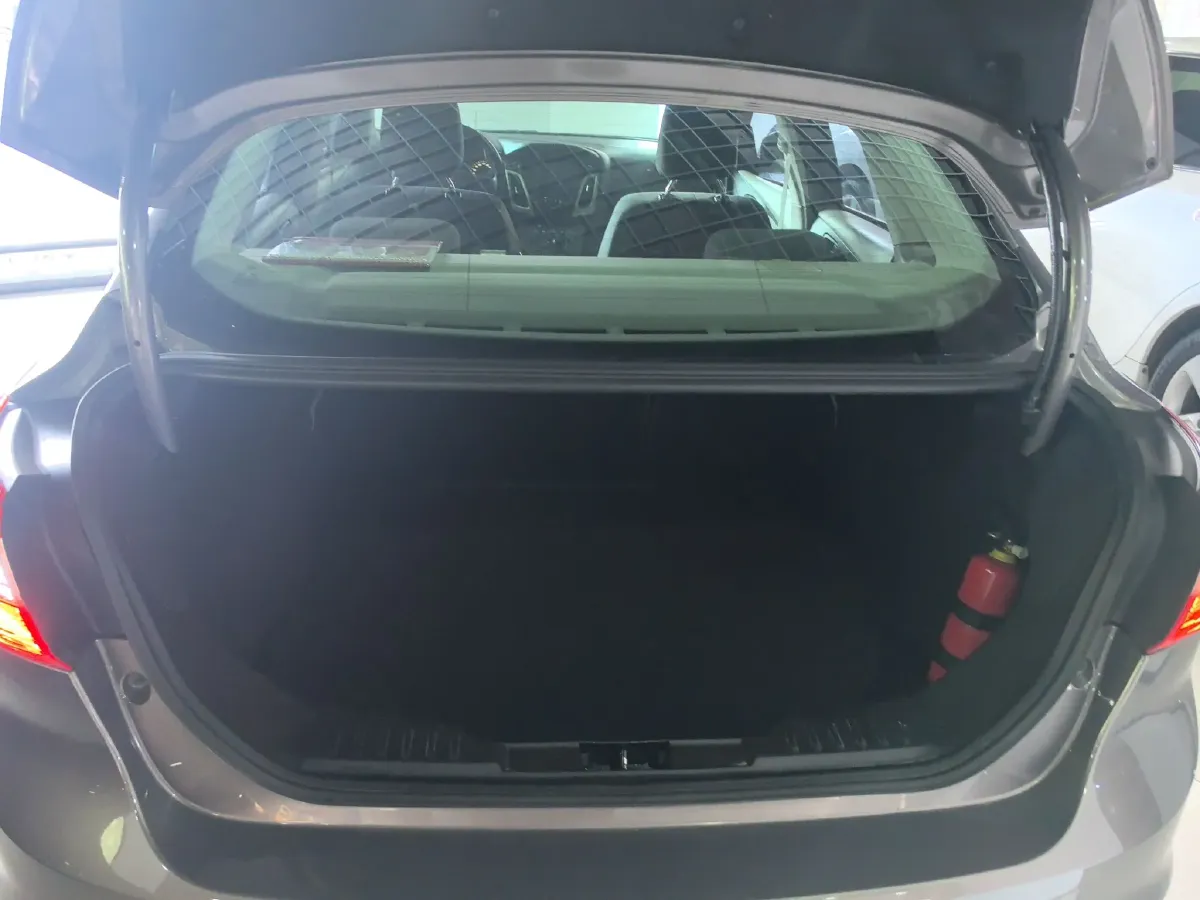 2012 Ford Focus 1.6L 125HP L4 6DCT,autocango,china used car exporter,china ev exporter,chinese used car exporter,chinese used ev exporter