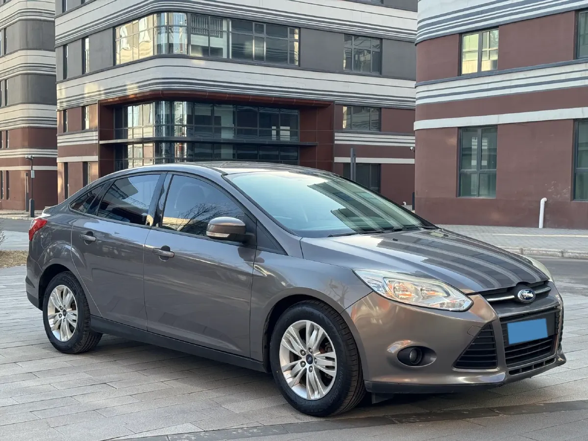 2012 Ford Focus 1.6L 125HP L4 6DCT,autocango,china used car exporter,china ev exporter,chinese used car exporter,chinese used ev exporter