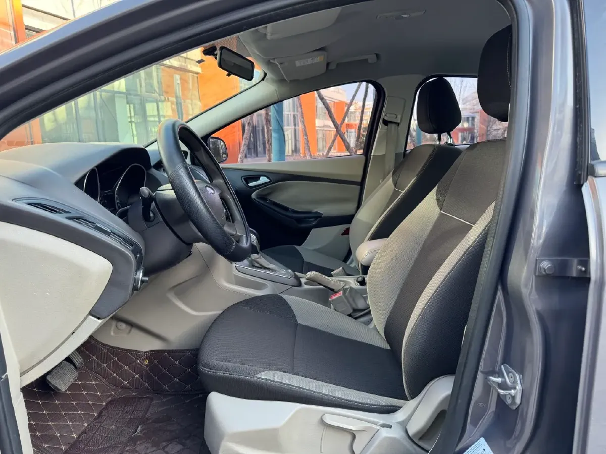 2012 Ford Focus 1.6L 125HP L4 6DCT,autocango,china used car exporter,china ev exporter,chinese used car exporter,chinese used ev exporter