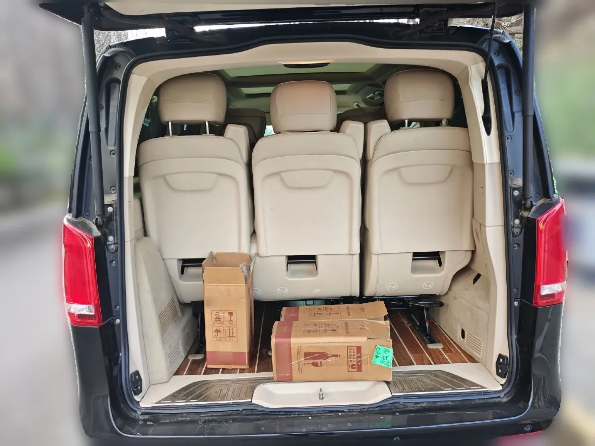 2020 Mercedes-Benz V Class 2.0T 211HP L4 9AT,autocango,china used car exporter,china ev exporter,chinese used car exporter,chinese used ev exporter