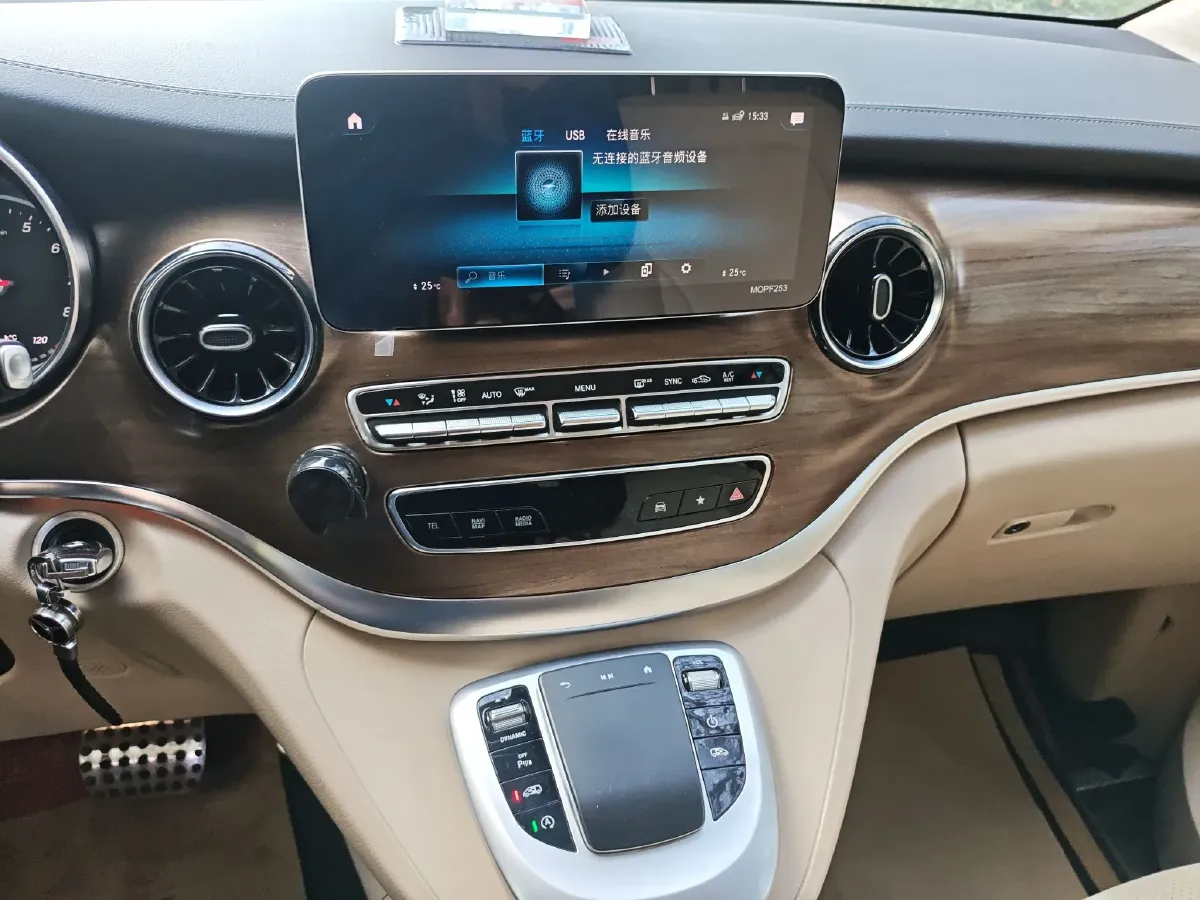 2020 Mercedes-Benz V Class 2.0T 211HP L4 9AT,autocango,china used car exporter,china ev exporter,chinese used car exporter,chinese used ev exporter