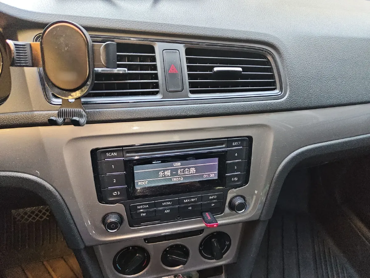 2013 Volkswagen Lavida 1.6L 110HP L4 6AT,autocango,china used car exporter,china ev exporter,chinese used car exporter,chinese used ev exporter