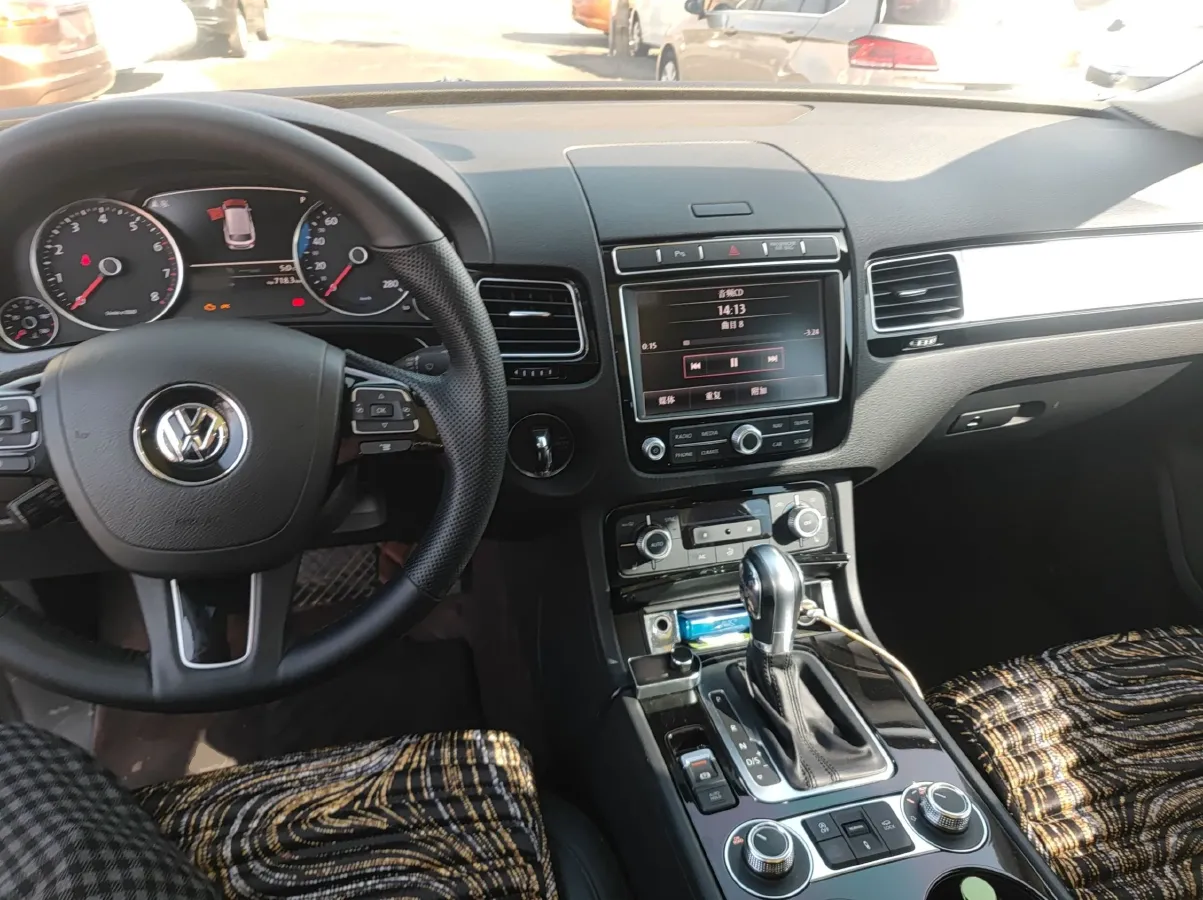 2016 Volkswagen Touareg 3.0T 320HP V6 8AT,autocango,china used car exporter,china ev exporter,chinese used car exporter,chinese used ev exporter