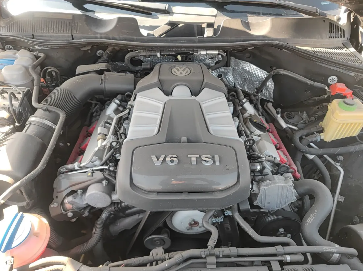 2016 Volkswagen Touareg 3.0T 320HP V6 8AT,autocango,china used car exporter,china ev exporter,chinese used car exporter,chinese used ev exporter