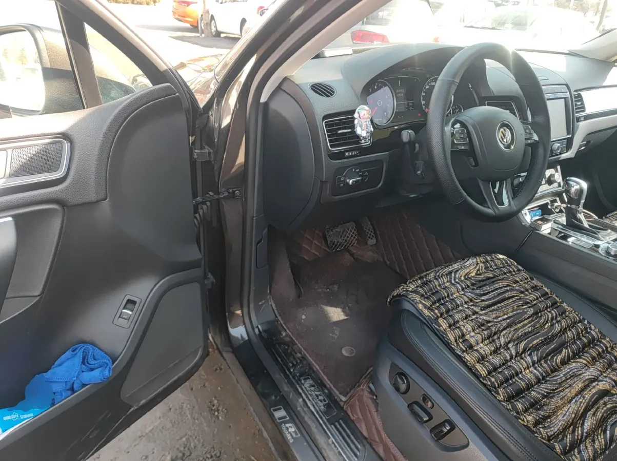 2016 Volkswagen Touareg 3.0T 320HP V6 8AT,autocango,china used car exporter,china ev exporter,chinese used car exporter,chinese used ev exporter