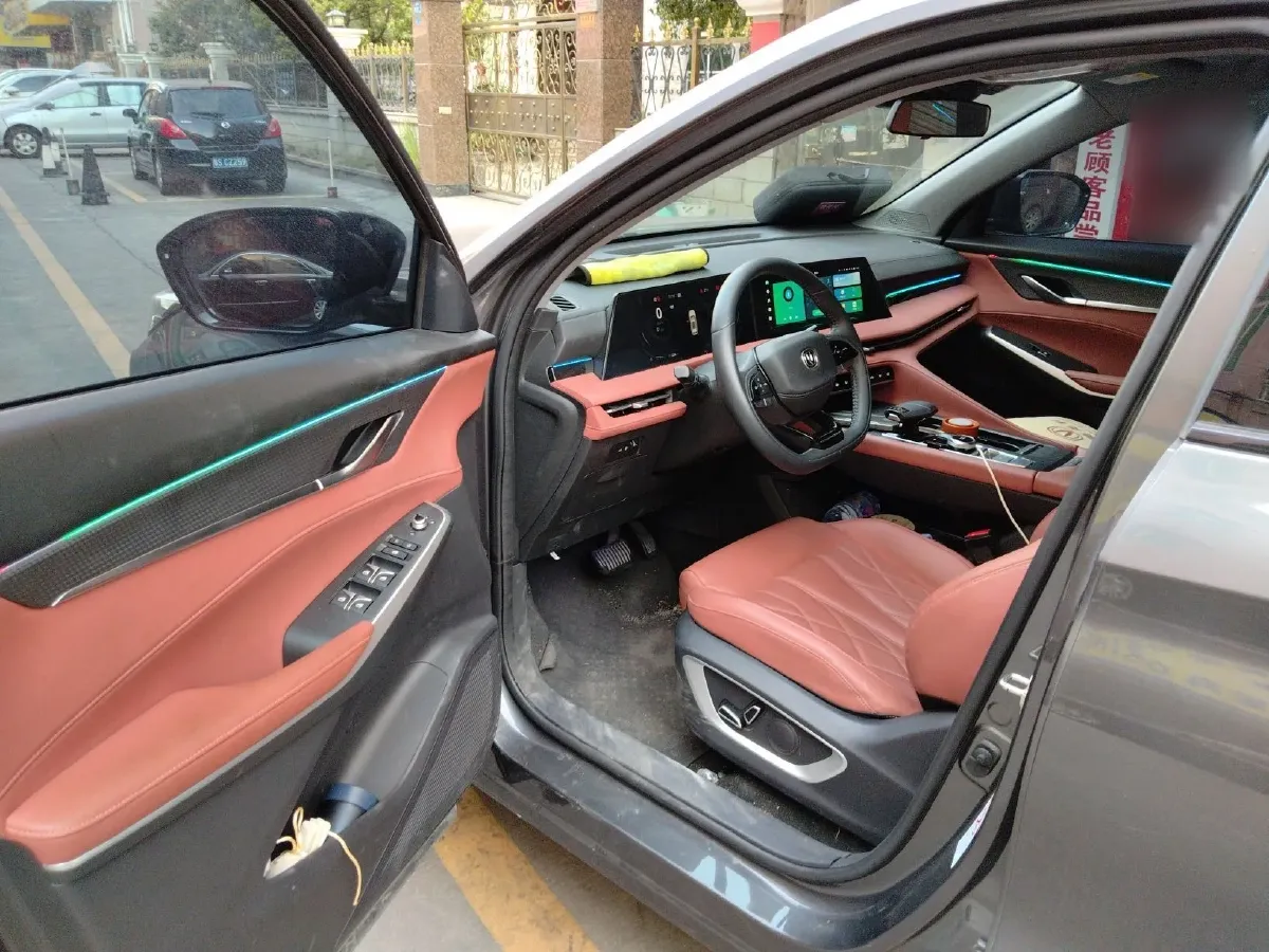 2024 ChangAn CS75 Plus 1.5T 188HP L4 8AT,autocango,china used car exporter,china ev exporter,chinese used car exporter,chinese used ev exporter