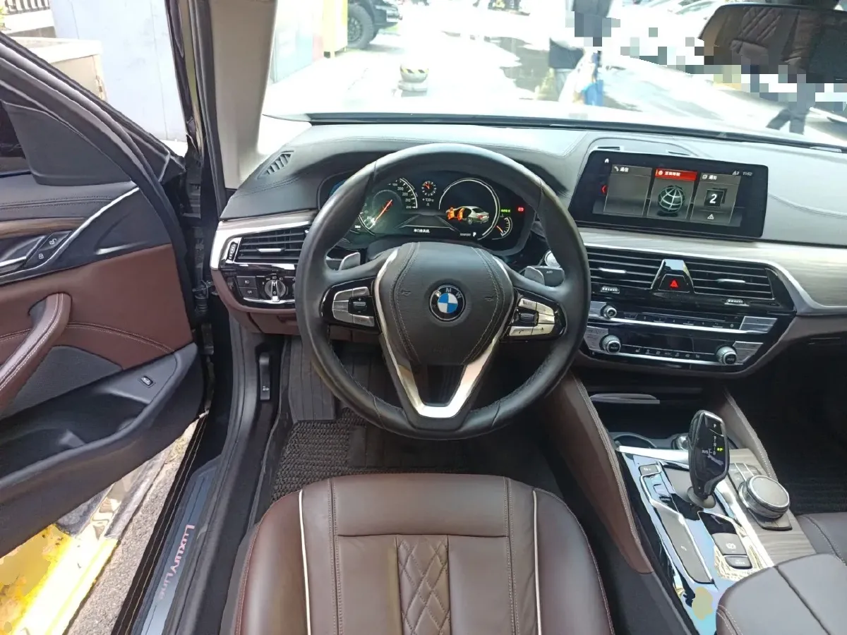 2018 BMW 5 Series 2.0T 252HP L4 8AT,autocango,china used car exporter,china ev exporter,chinese used car exporter,chinese used ev exporter