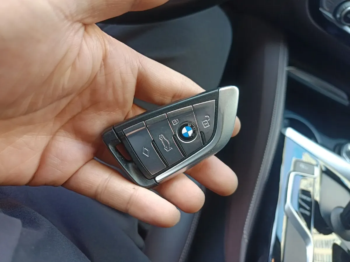 2018 BMW 5 Series 2.0T 252HP L4 8AT,autocango,china used car exporter,china ev exporter,chinese used car exporter,chinese used ev exporter