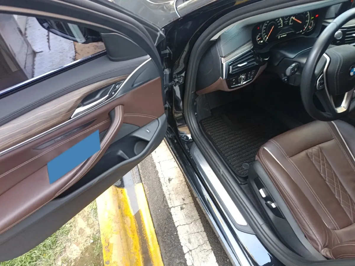 2018 BMW 5 Series 2.0T 252HP L4 8AT,autocango,china used car exporter,china ev exporter,chinese used car exporter,chinese used ev exporter