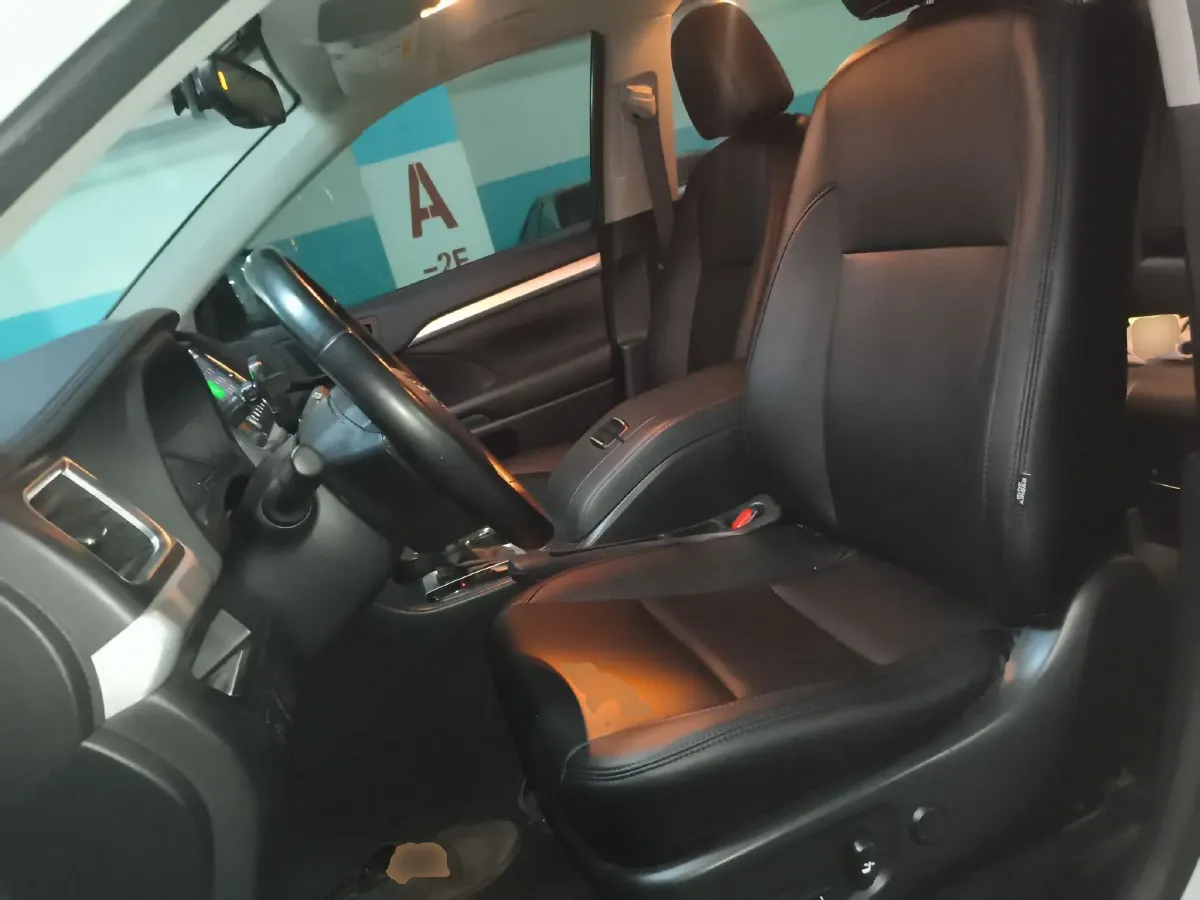 2017 Toyota Highlander 2.0T 220HP L4 6AT,autocango,china used car exporter,china ev exporter,chinese used car exporter,chinese used ev exporter