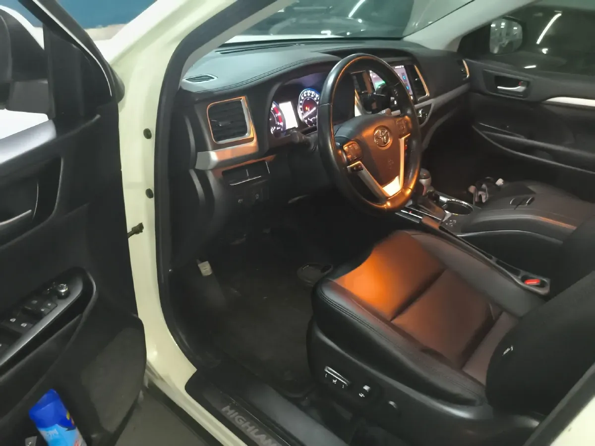 2017 Toyota Highlander 2.0T 220HP L4 6AT,autocango,china used car exporter,china ev exporter,chinese used car exporter,chinese used ev exporter