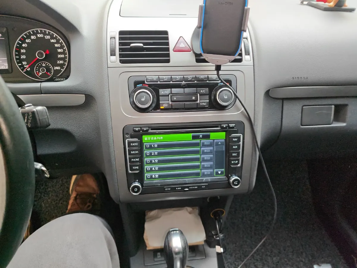 2013 Volkswagen Touran 1.4T 131HP L4 7DCT,autocango,china used car exporter,china ev exporter,chinese used car exporter,chinese used ev exporter