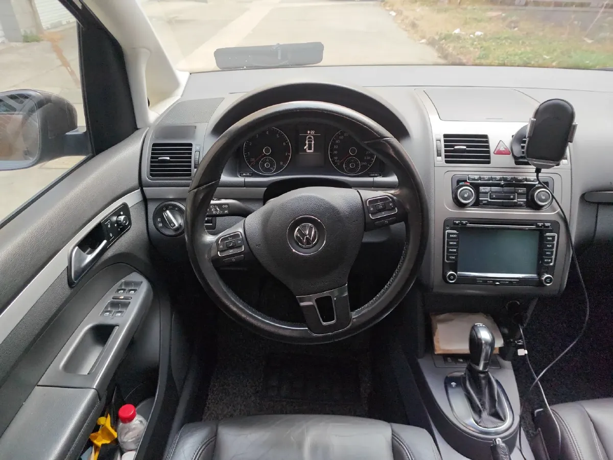 2013 Volkswagen Touran 1.4T 131HP L4 7DCT,autocango,china used car exporter,china ev exporter,chinese used car exporter,chinese used ev exporter