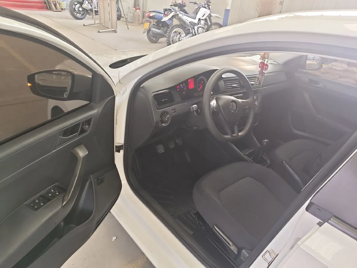 2016 Volkswagen Santana 1.4L 90HP L4 5MT,autocango,china used car exporter,china ev exporter,chinese used car exporter,chinese used ev exporter