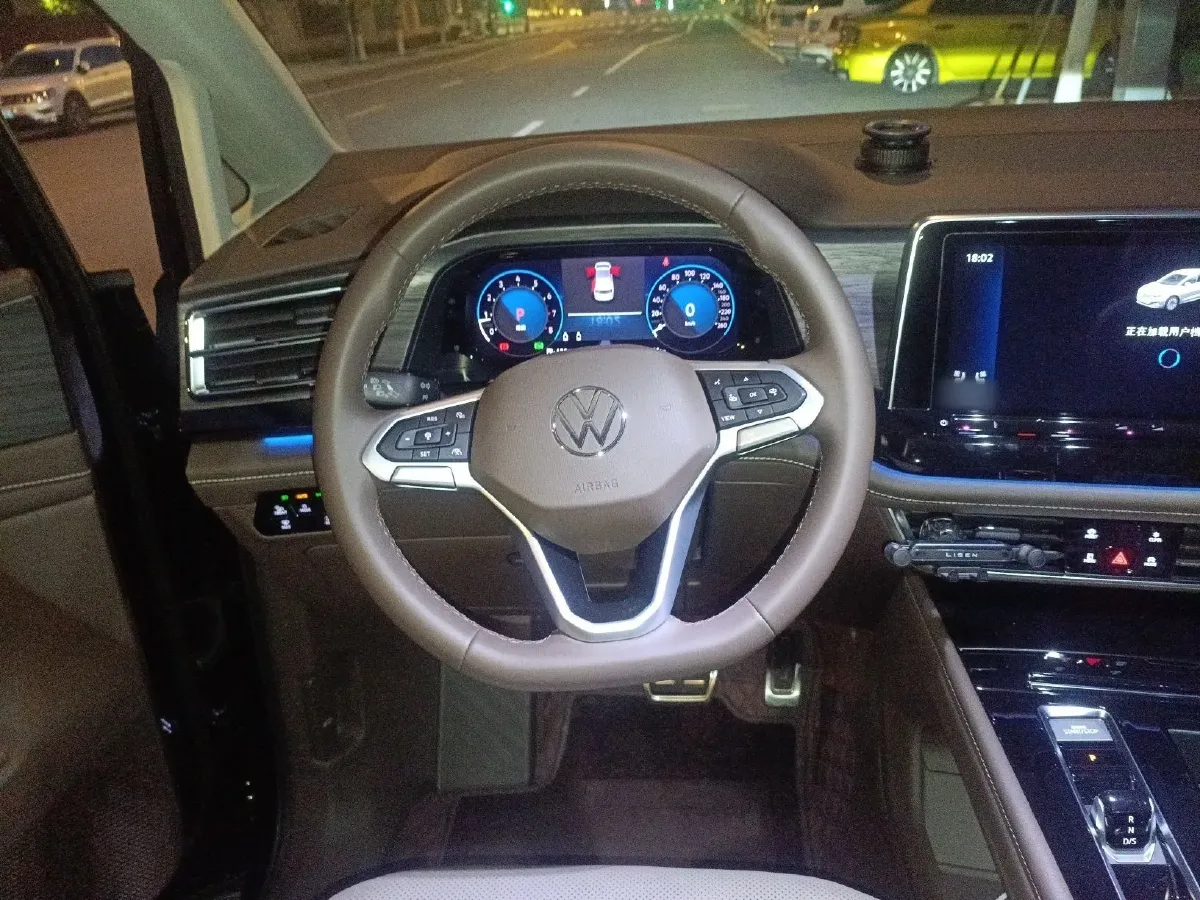 2024 Volkswagen Viloran 2.0T 220HP L4 7DCT,autocango,china used car exporter,china ev exporter,chinese used car exporter,chinese used ev exporter