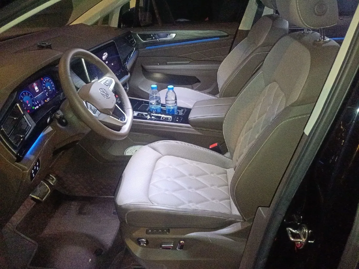 2024 Volkswagen Viloran 2.0T 220HP L4 7DCT,autocango,china used car exporter,china ev exporter,chinese used car exporter,chinese used ev exporter