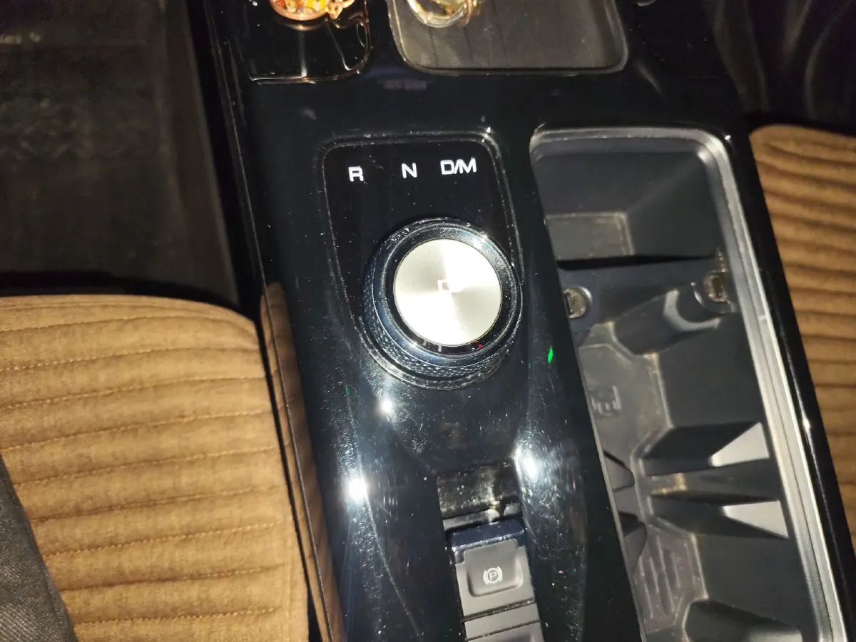 2021 Geely Tugella 2.0T 190HP L4 7DCT,autocango,china used car exporter,china ev exporter,chinese used car exporter,chinese used ev exporter