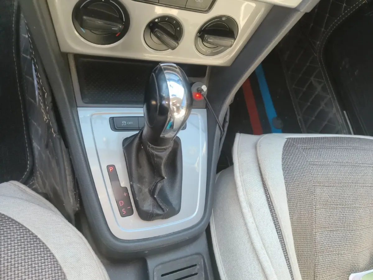 2013 Volkswagen Lavida 1.6L 110HP L4 6AT,autocango,china used car exporter,china ev exporter,chinese used car exporter,chinese used ev exporter