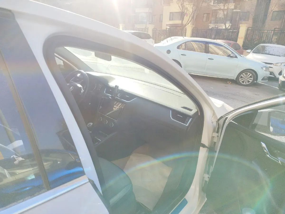 2016 Skoda Octavia 1.6L 110HP L4 5MT,autocango,china used car exporter,china ev exporter,chinese used car exporter,chinese used ev exporter