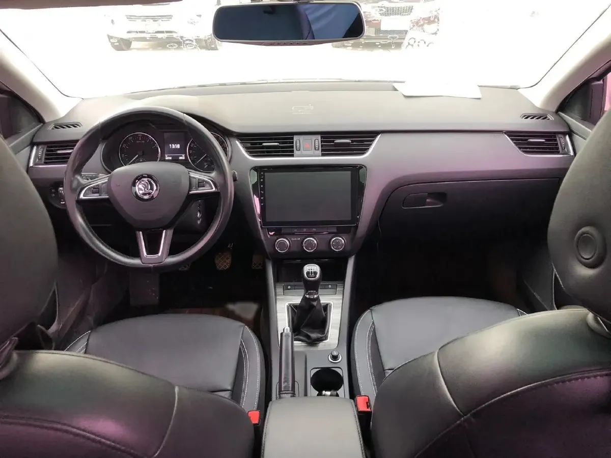 2016 Skoda Octavia 1.6L 110HP L4 5MT,autocango,china used car exporter,china ev exporter,chinese used car exporter,chinese used ev exporter