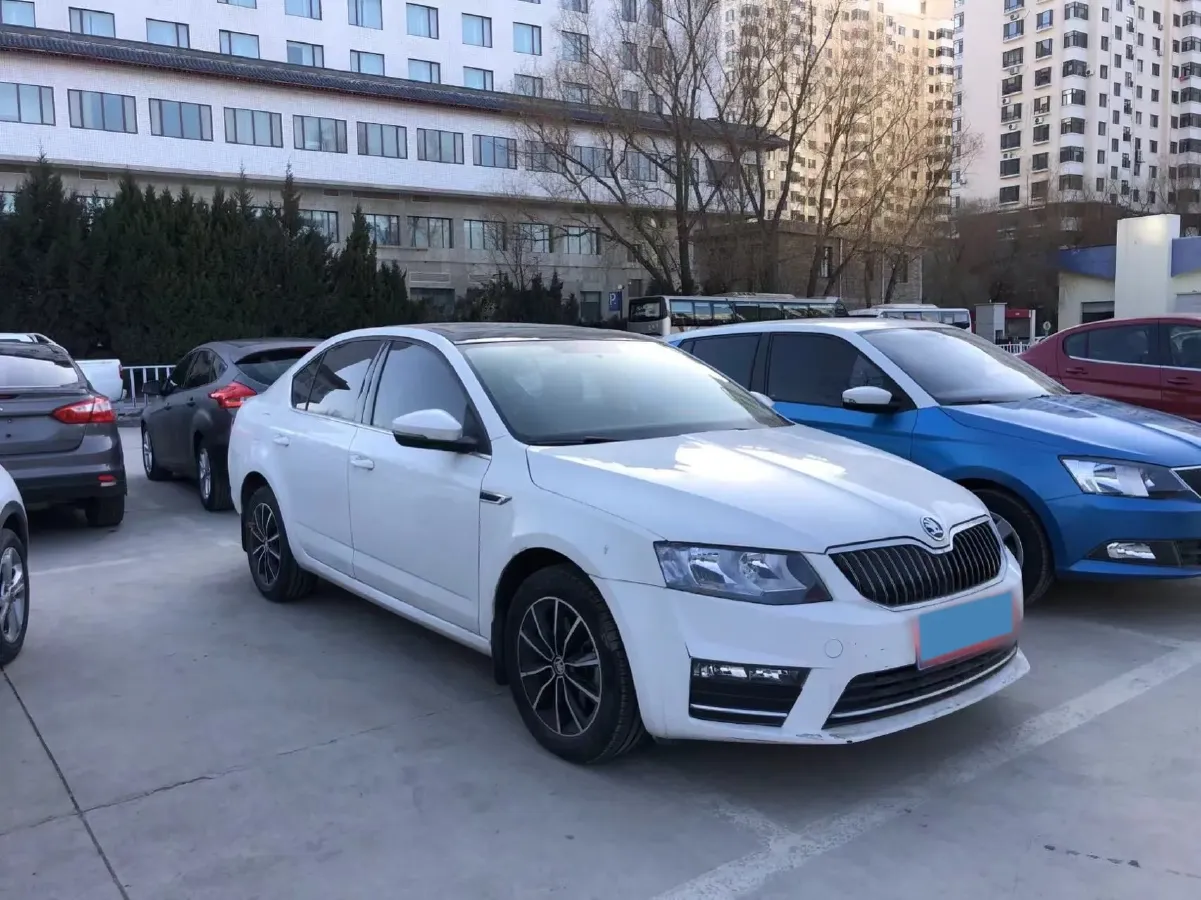 2016 Skoda Octavia 1.6L 110HP L4 5MT,autocango,china used car exporter,china ev exporter,chinese used car exporter,chinese used ev exporter