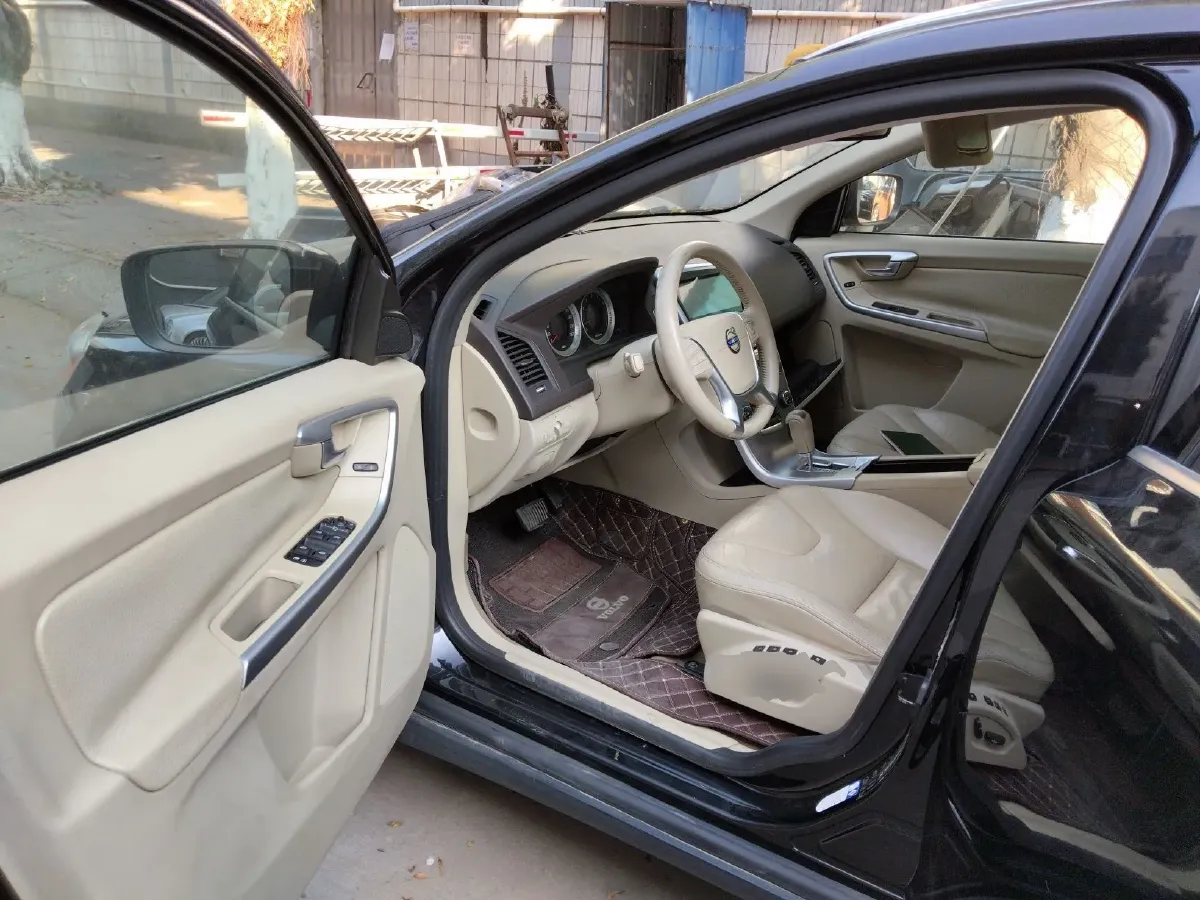 2011 Mercedes-Benz E Class 1.8T 204HP L4 7AT,autocango,china used car exporter,china ev exporter,chinese used car exporter,chinese used ev exporter