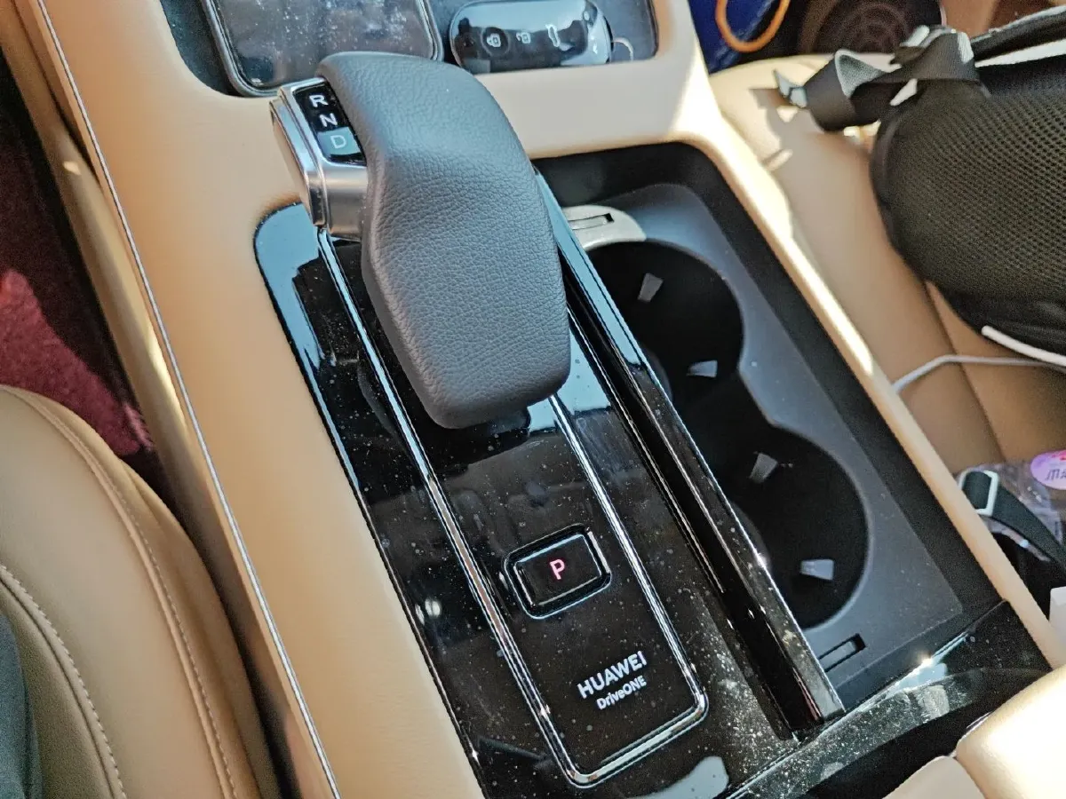 2022 AITO AITO M7 Range Extended 125HP REEV 40KWH,autocango,china used car exporter,china ev exporter,chinese used car exporter,chinese used ev exporter