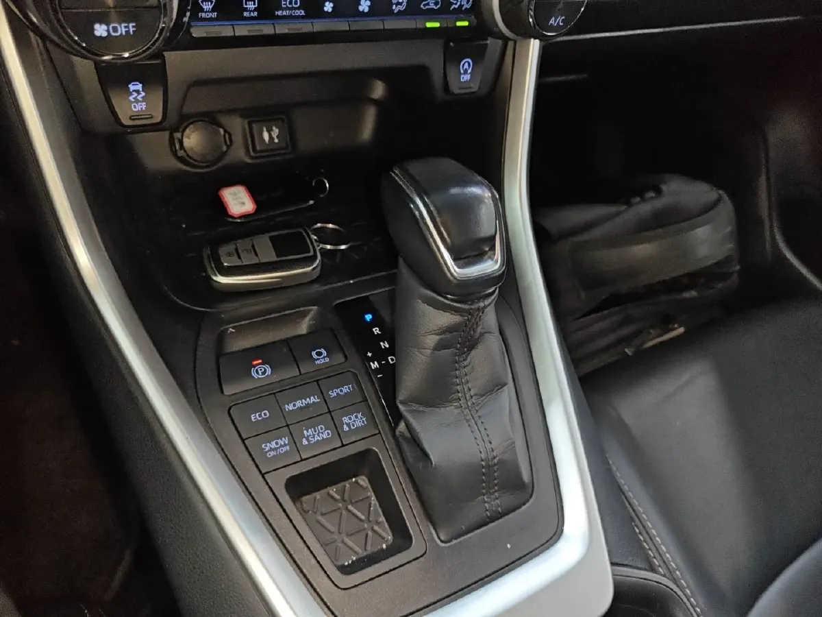 2021 Ford New Era Transit 2.2T 140HP L4 6AMT,autocango,china used car exporter,china ev exporter,chinese used car exporter,chinese used ev exporter