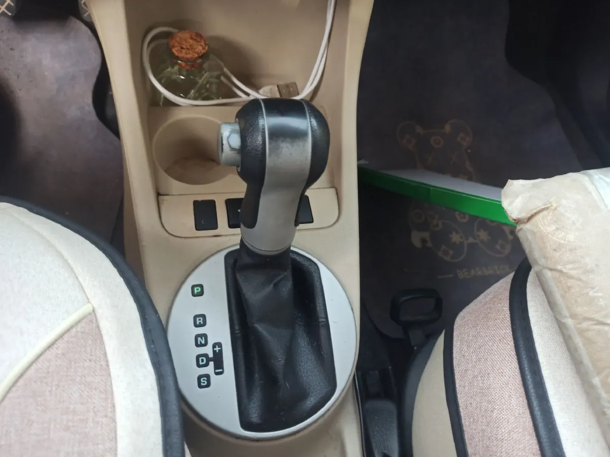 2011 Skoda Fabia 1.6L 105HP L4 6AT,autocango,china used car exporter,china ev exporter,chinese used car exporter,chinese used ev exporter