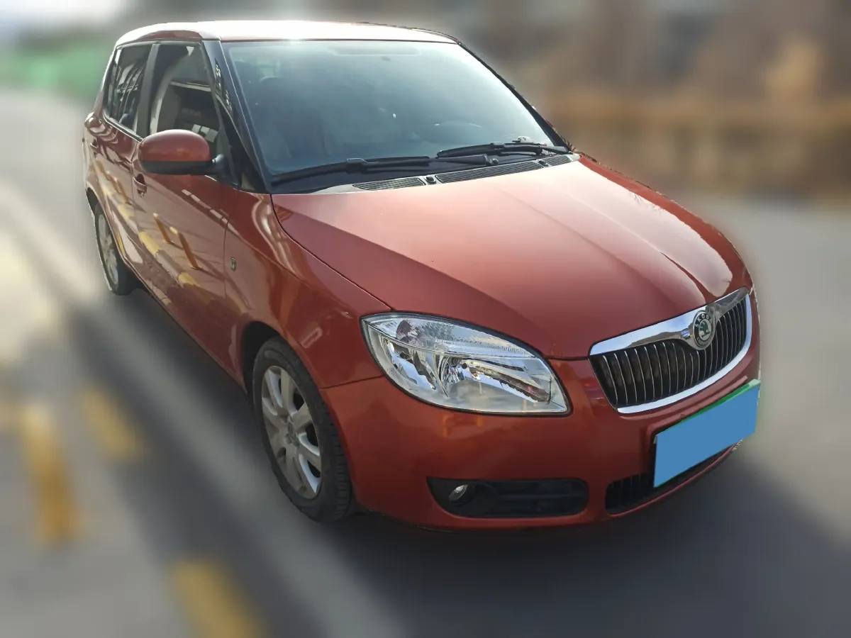 2011 Skoda Fabia 1.6L 105HP L4 6AT,autocango,china used car exporter,china ev exporter,chinese used car exporter,chinese used ev exporter