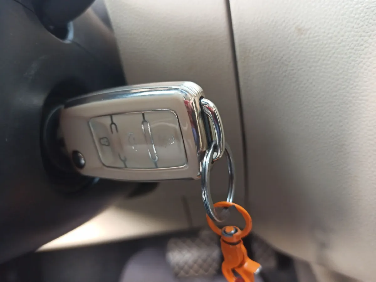 2011 Skoda Fabia 1.6L 105HP L4 6AT,autocango,china used car exporter,china ev exporter,chinese used car exporter,chinese used ev exporter