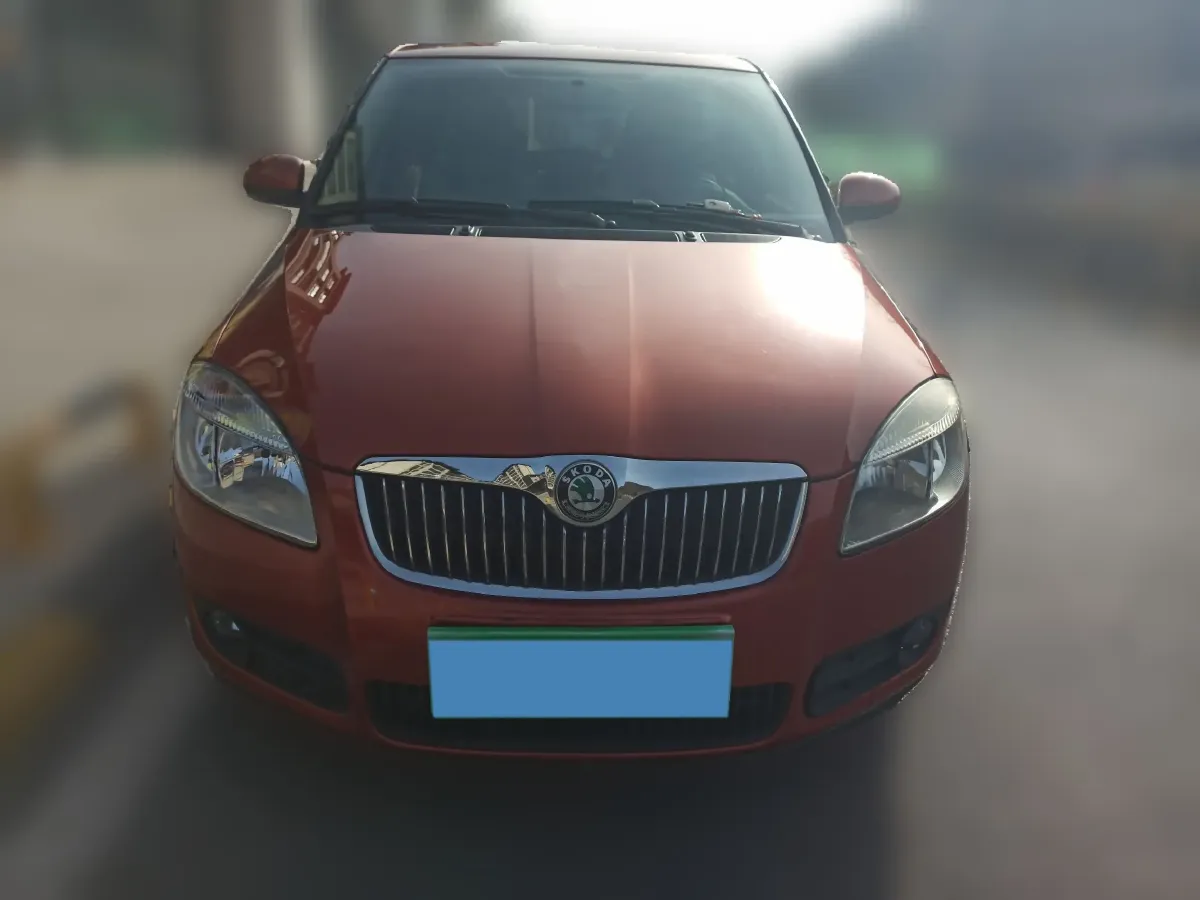 2011 Skoda Fabia 1.6L 105HP L4 6AT,autocango,china used car exporter,china ev exporter,chinese used car exporter,chinese used ev exporter