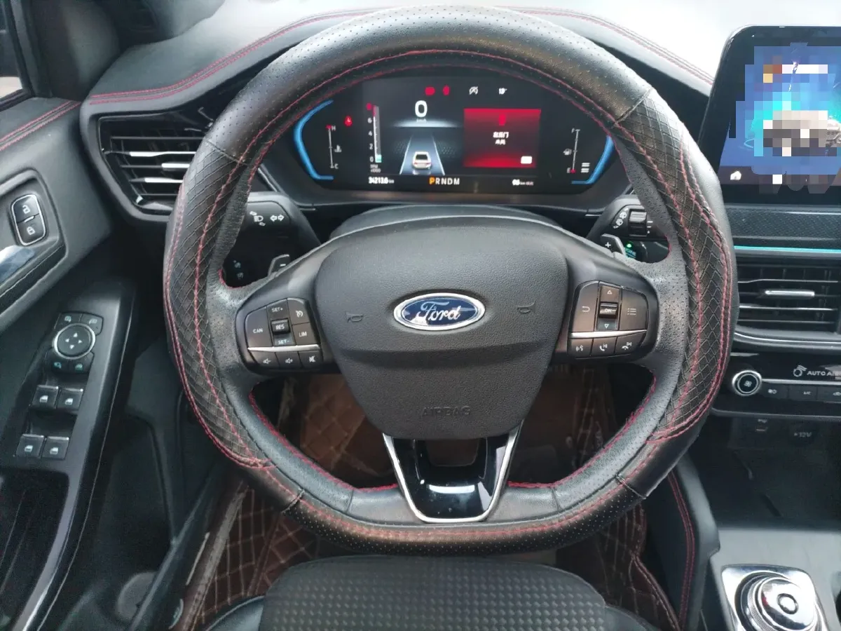 2021 Ford Focus 1.5T 174HP L3 8AT,autocango,china used car exporter,china ev exporter,chinese used car exporter,chinese used ev exporter