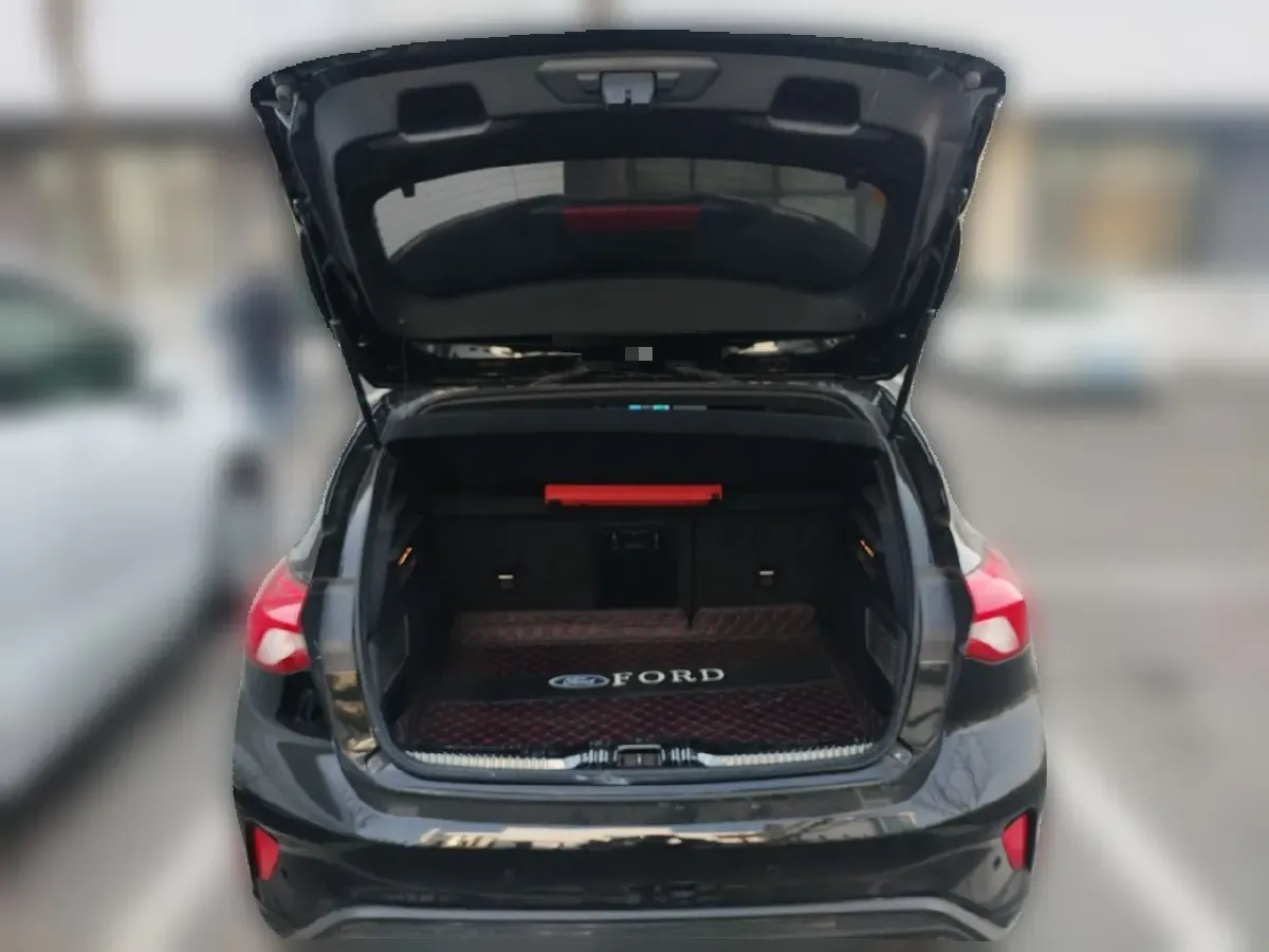2021 Ford Focus 1.5T 174HP L3 8AT,autocango,china used car exporter,china ev exporter,chinese used car exporter,chinese used ev exporter