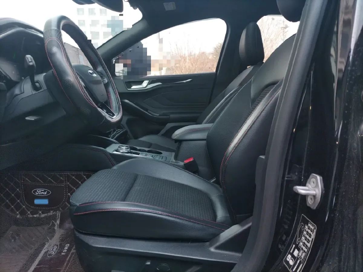 2021 Ford Focus 1.5T 174HP L3 8AT,autocango,china used car exporter,china ev exporter,chinese used car exporter,chinese used ev exporter