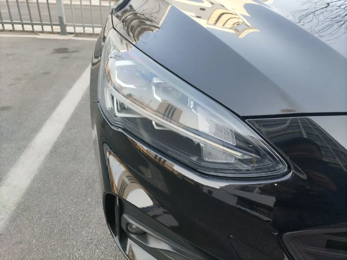 2021 Ford Focus 1.5T 174HP L3 8AT,autocango,china used car exporter,china ev exporter,chinese used car exporter,chinese used ev exporter