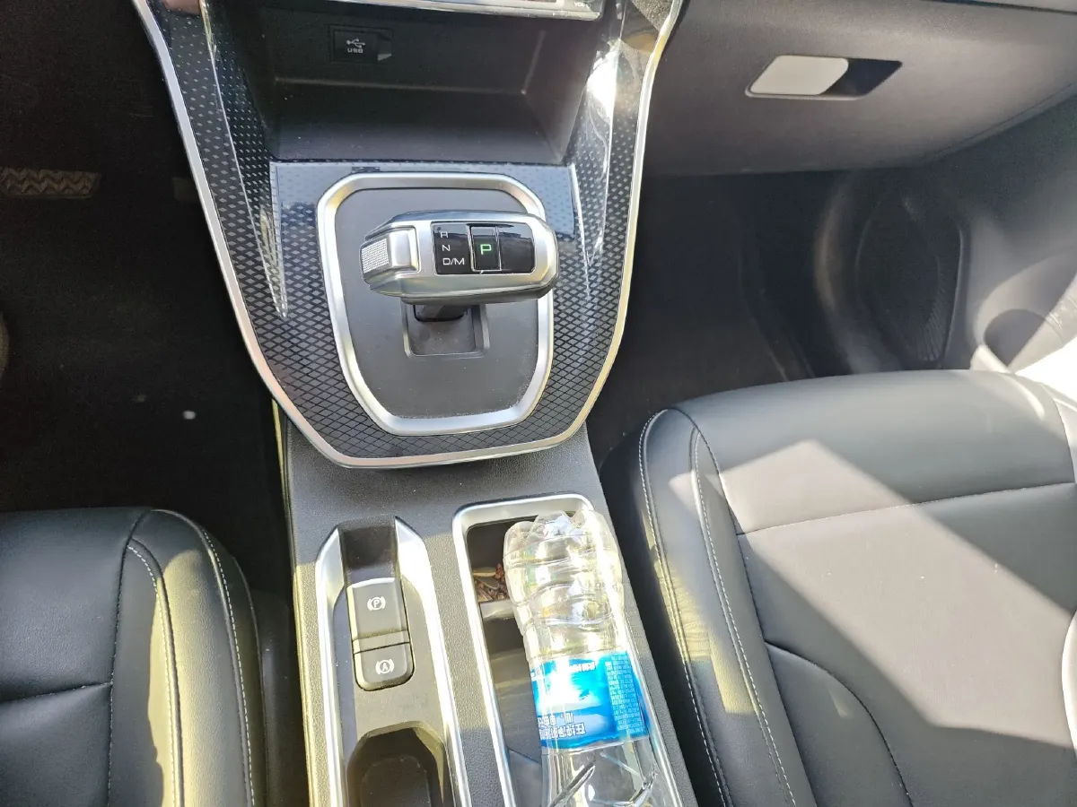 2021 Haval M6 1.5T 150HP L4 7DCT,autocango,china used car exporter,china ev exporter,chinese used car exporter,chinese used ev exporter