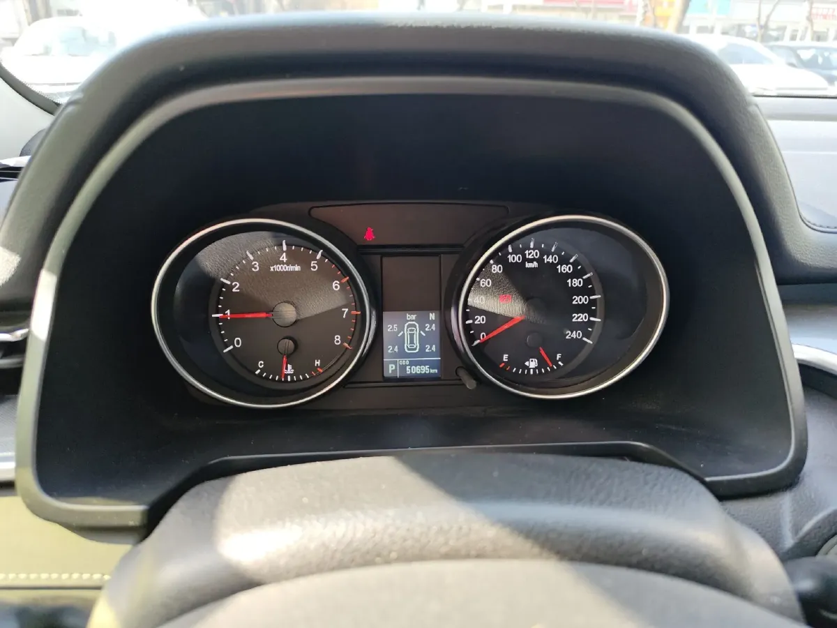 2021 Haval M6 1.5T 150HP L4 7DCT,autocango,china used car exporter,china ev exporter,chinese used car exporter,chinese used ev exporter