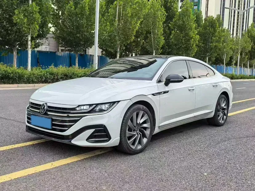 2021 Volkswagen CC 2.0T 220HP L4 7DCT,autocango,china used car exporter,china ev exporter,chinese used car exporter,chinese used ev exporter