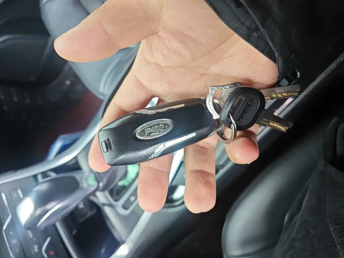 2015 Ford Edge 2.0T 245HP L4 6AT,autocango,china used car exporter,china ev exporter,chinese used car exporter,chinese used ev exporter