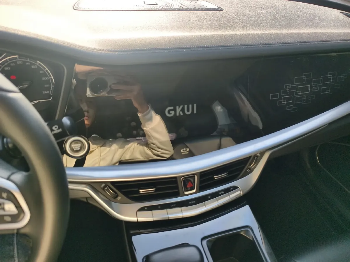 2021 Geely Emgrand GT 1.8T 184HP L4 7DCT,autocango,china used car exporter,china ev exporter,chinese used car exporter,chinese used ev exporter