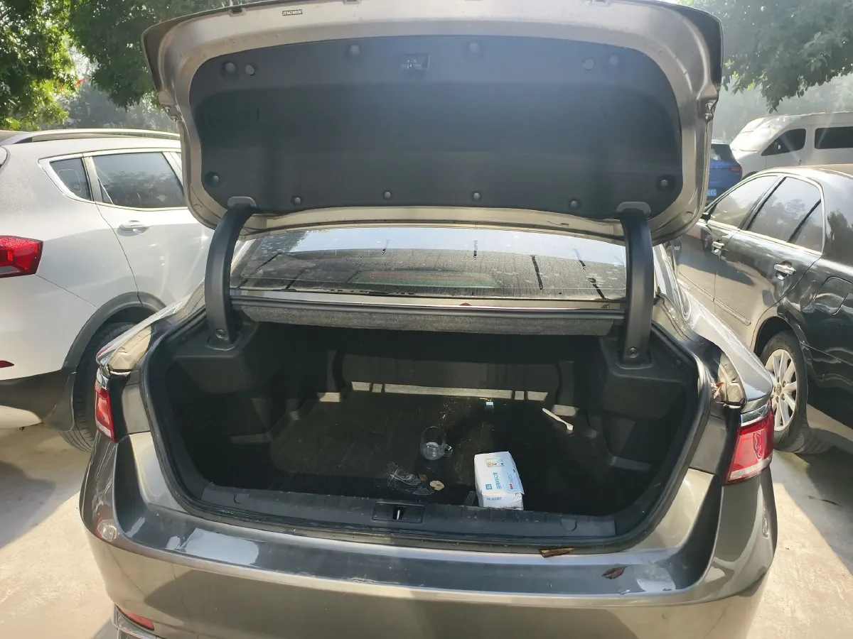 2021 Geely Emgrand GT 1.8T 184HP L4 7DCT,autocango,china used car exporter,china ev exporter,chinese used car exporter,chinese used ev exporter