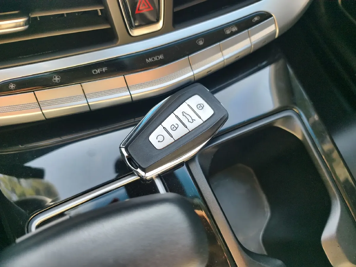 2021 Geely Emgrand GT 1.8T 184HP L4 7DCT,autocango,china used car exporter,china ev exporter,chinese used car exporter,chinese used ev exporter