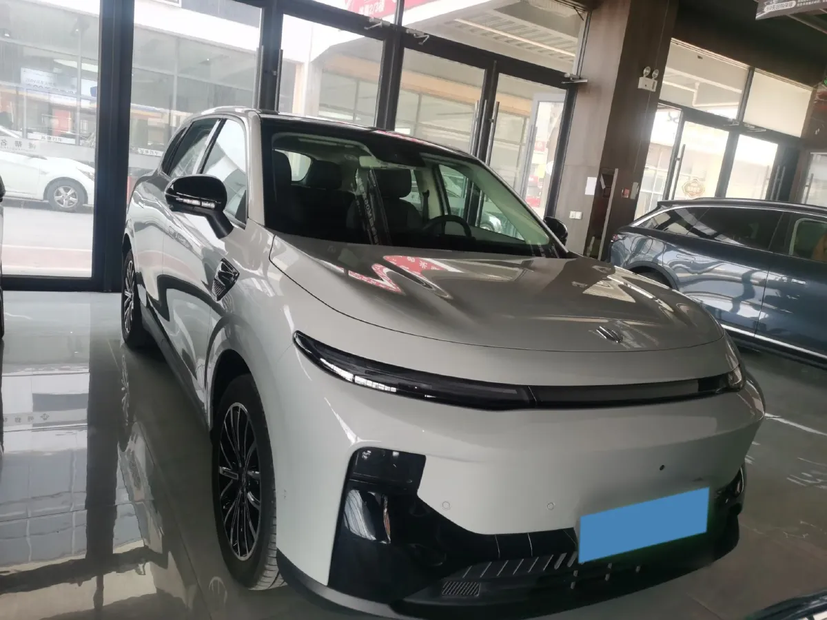 2025 Leapmotor B10 BEV 56.2KWH,autocango,china used car exporter,china ev exporter,chinese used car exporter,chinese used ev exporter