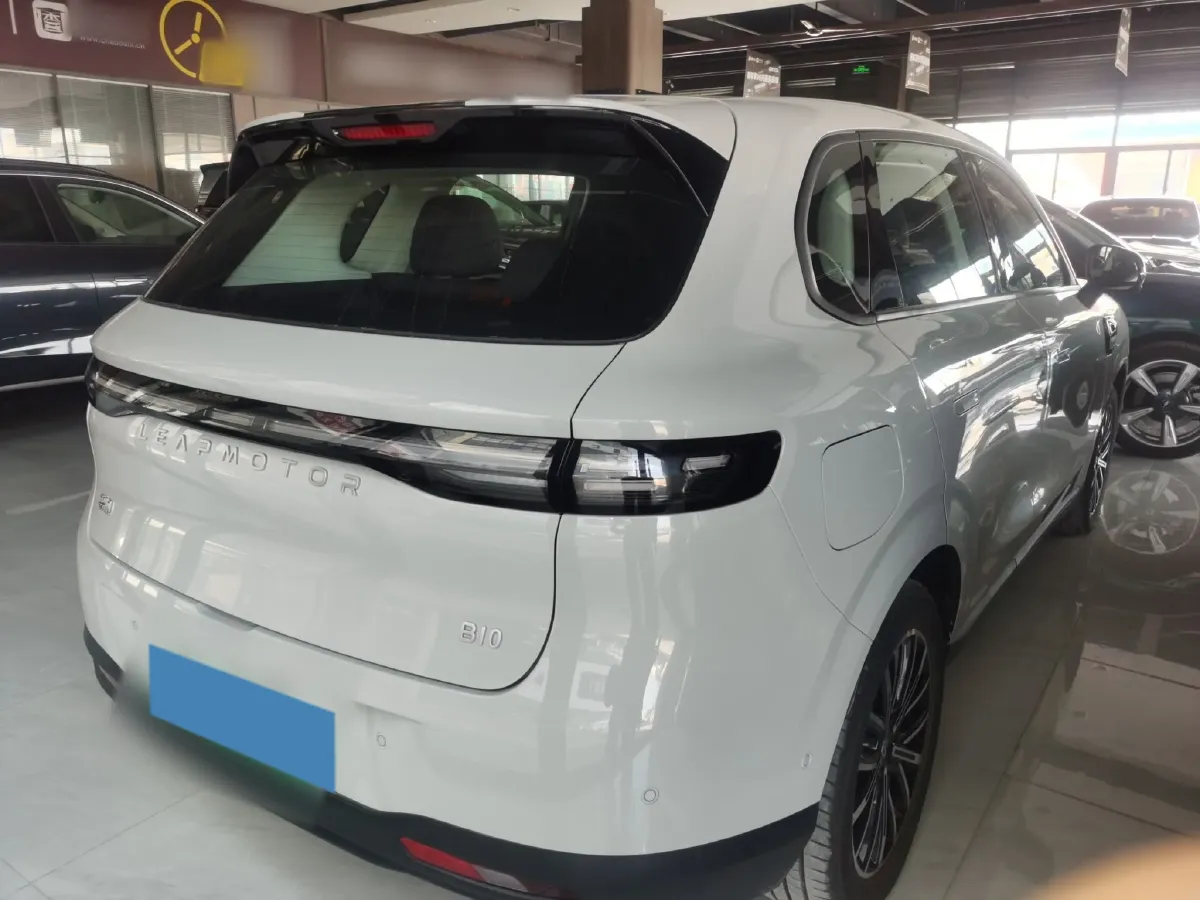 2025 Leapmotor B10 BEV 56.2KWH,autocango,china used car exporter,china ev exporter,chinese used car exporter,chinese used ev exporter