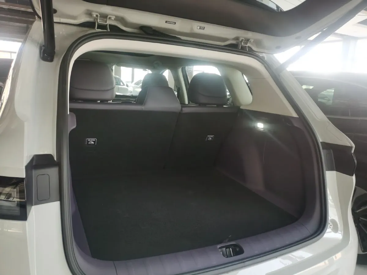 2025 Leapmotor B10 BEV 56.2KWH,autocango,china used car exporter,china ev exporter,chinese used car exporter,chinese used ev exporter