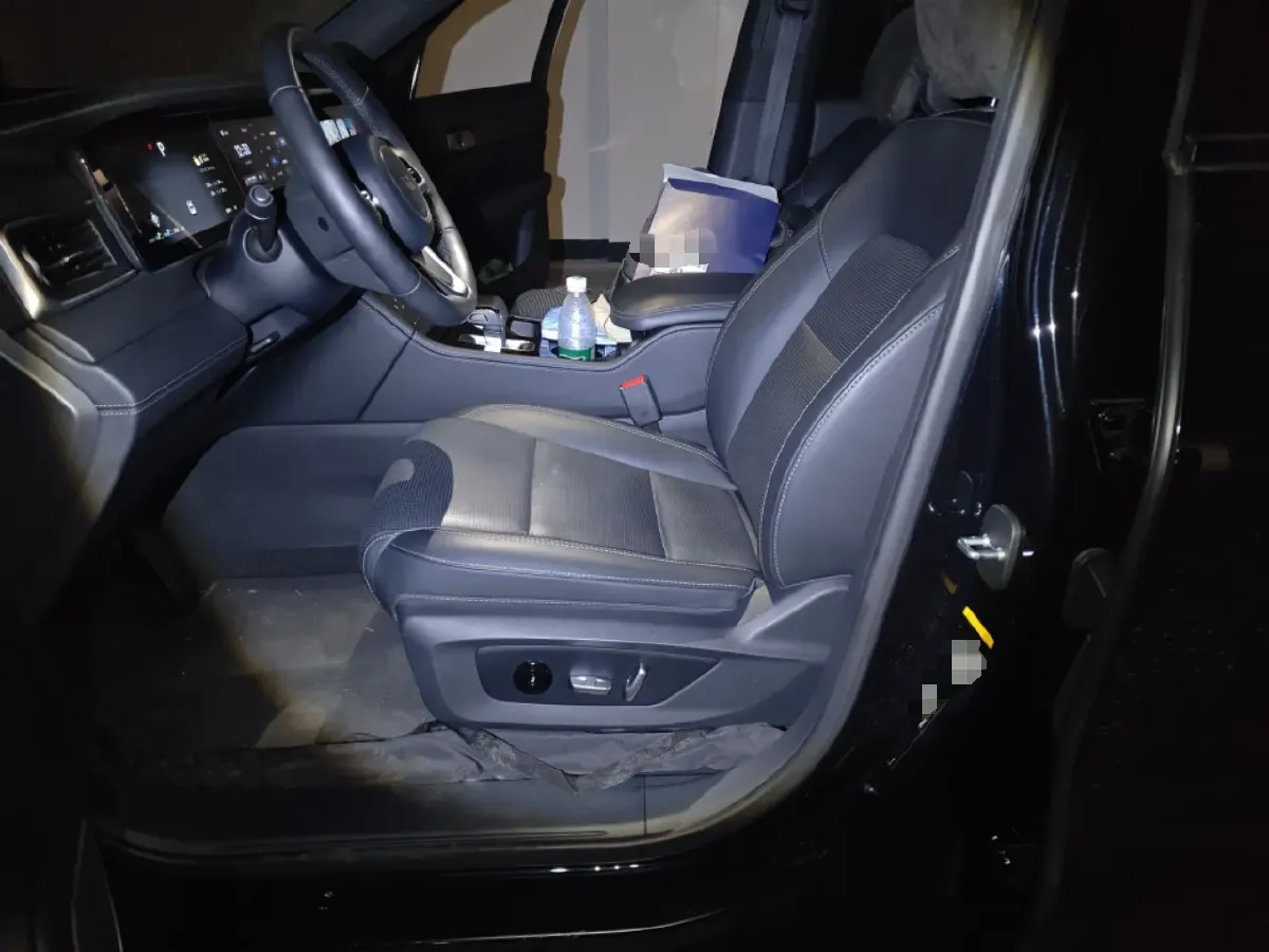 2021 Li ONE Range Extended 131HP REEV 40.5KWH,autocango,china used car exporter,china ev exporter,chinese used car exporter,chinese used ev exporter